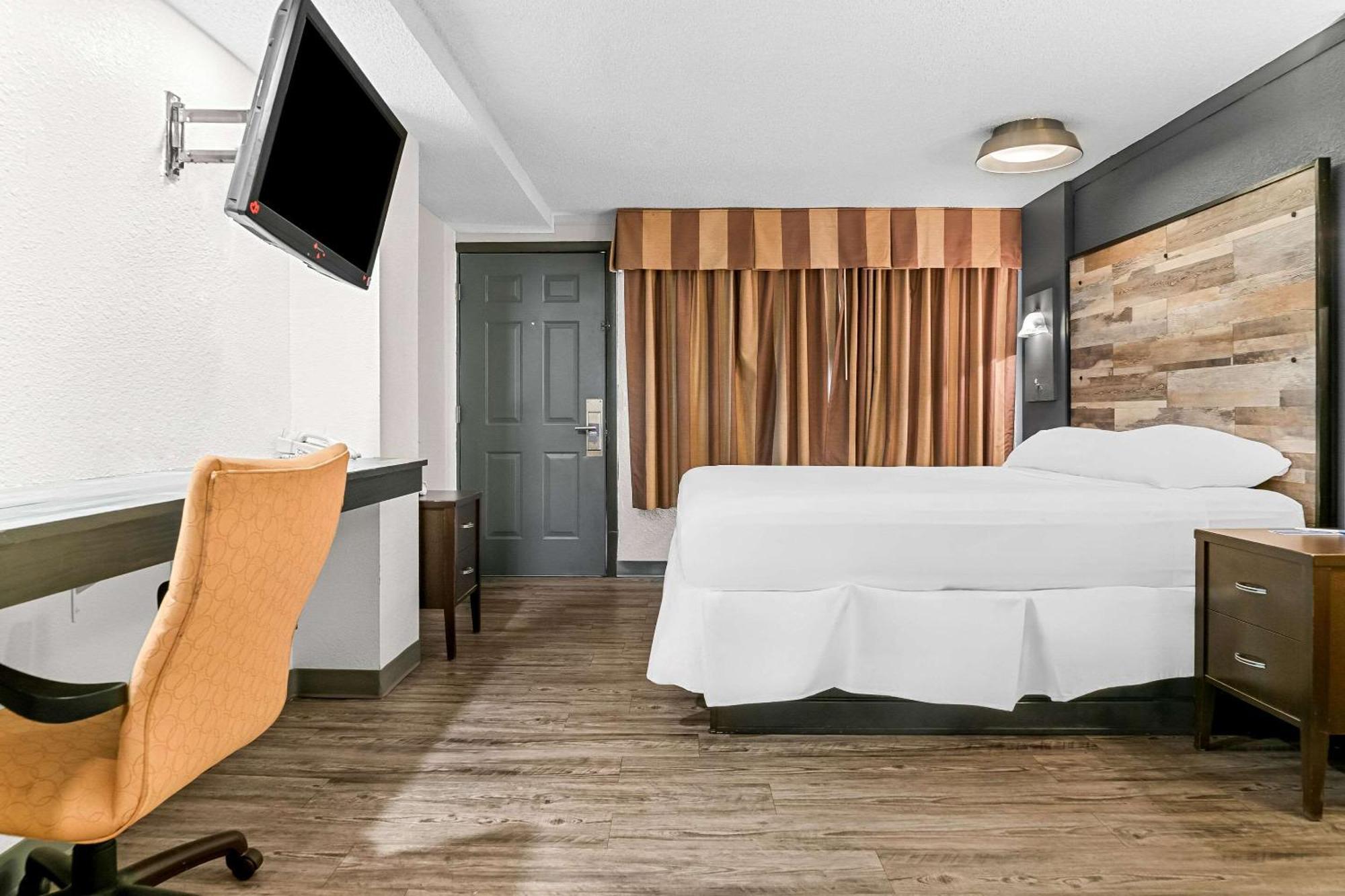 Rodeway Inn & Suites Saginaw Bagian luar foto