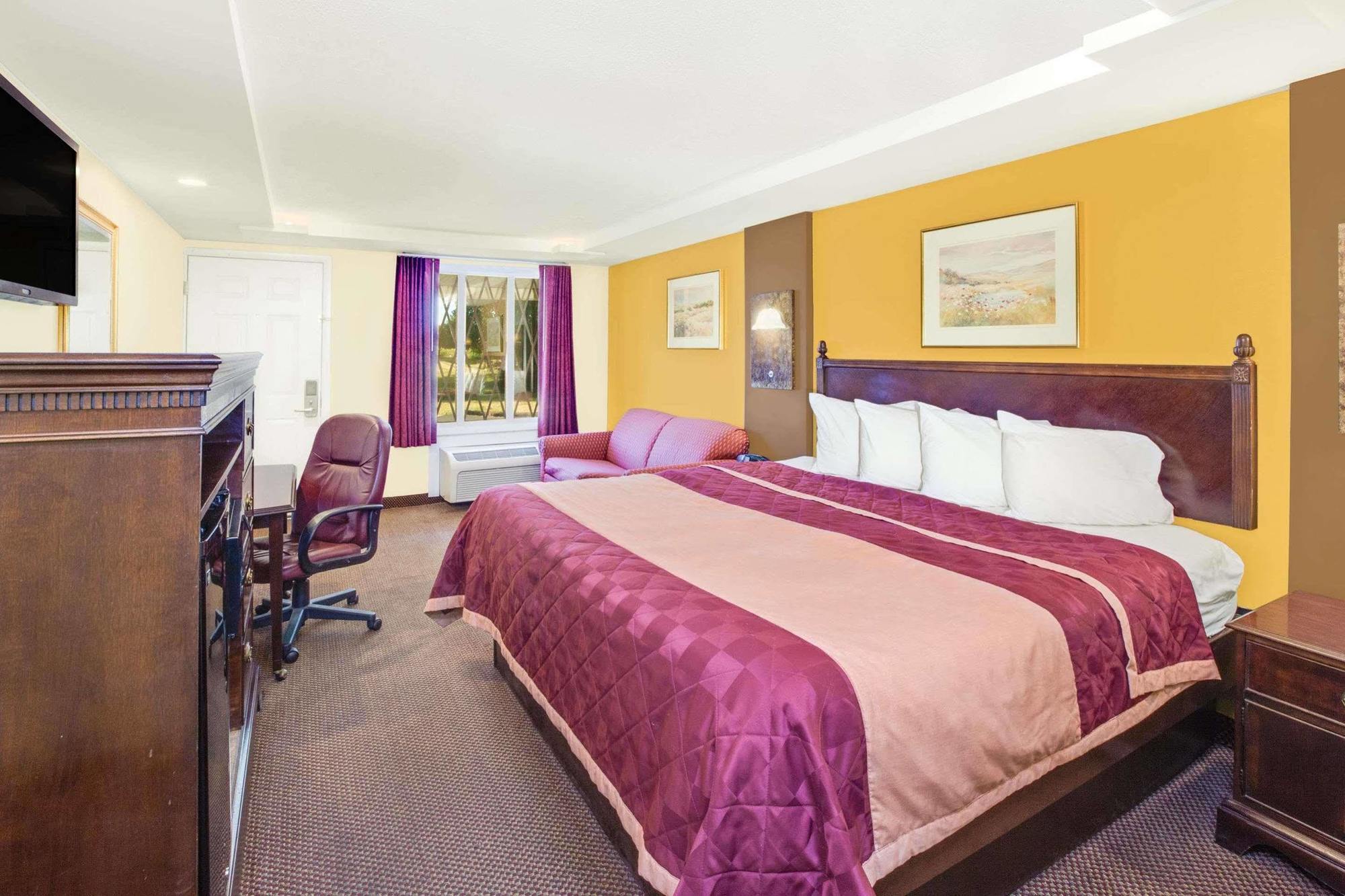 Rodeway Inn & Suites Saginaw Bagian luar foto